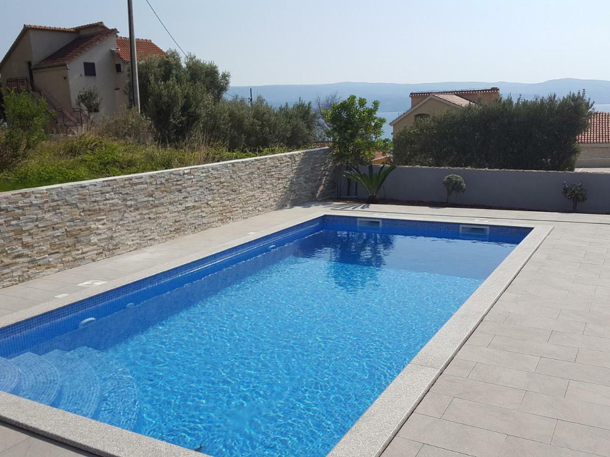 Apartments Marina Omis Exterior photo